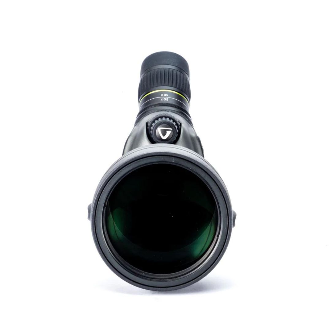 Vanguard Endeavor HD 82A Spotting Scope Starter Bundle