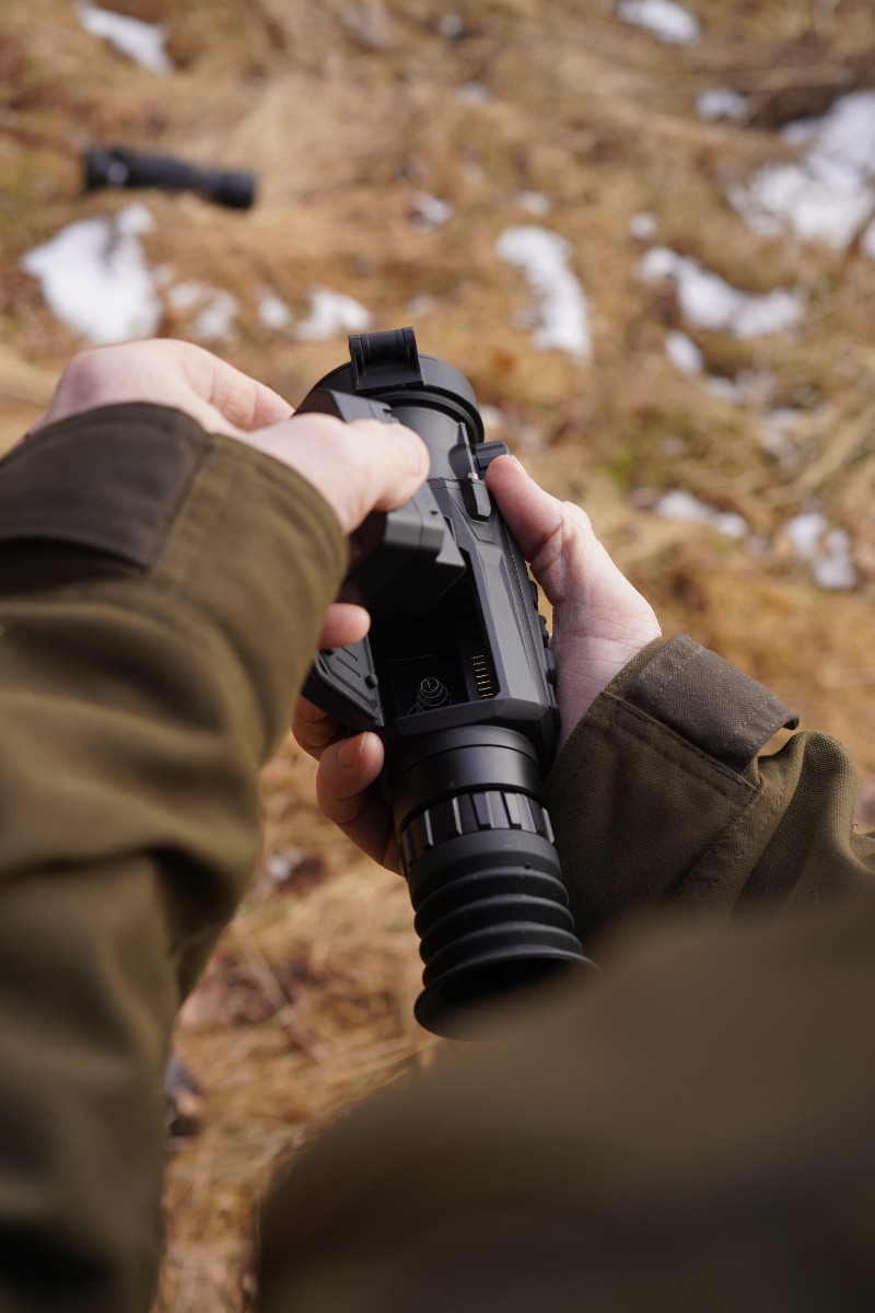 HIKMICRO Thunder 2.0 2.5x 19mm 35mK 256x192px 12µm Smart Thermal Weapon Scope with Rail