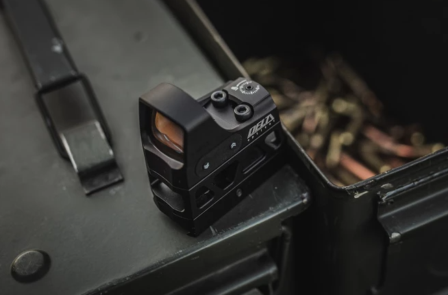Delta Optical Stryker Red Dot Sight (8 MOA)